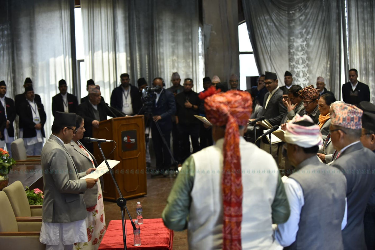 https://raracms.setopati.com/uploads/shares/2020/sujita/rastriya sabha oath/oath taking (1).jpg